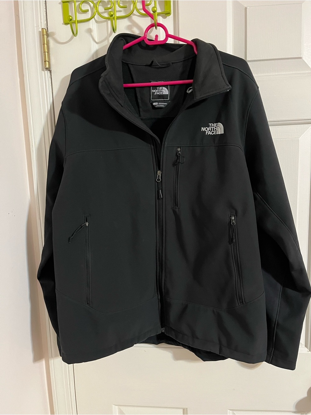 The North Face Men's Black Apex Barrier Soft Shell Jacket Large